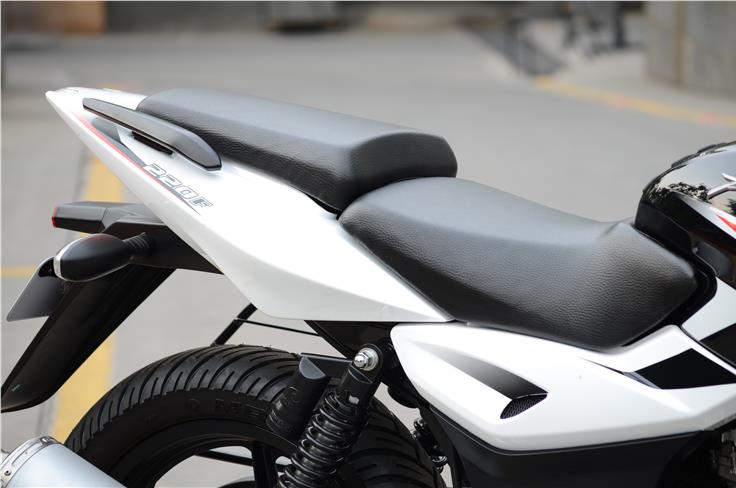 Bajaj Pulsar 220