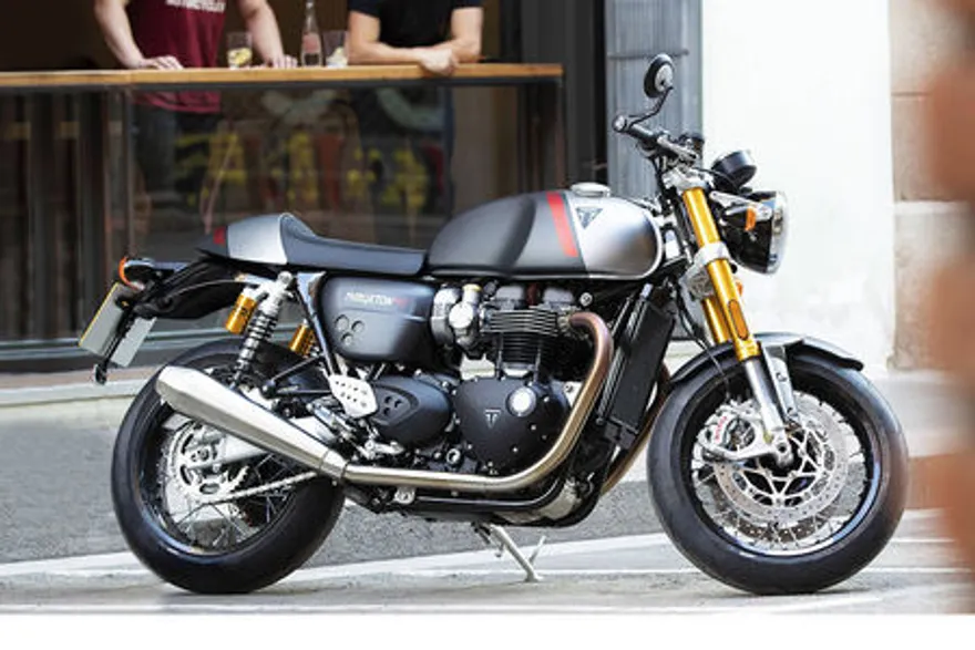 thruxton 400