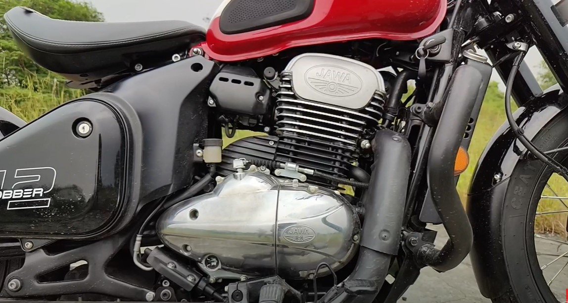 Jawa-42-Bobber Engine