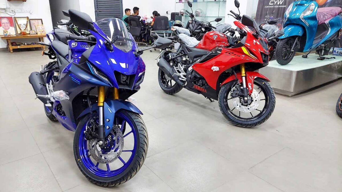 yamaha-r15-v4 Features